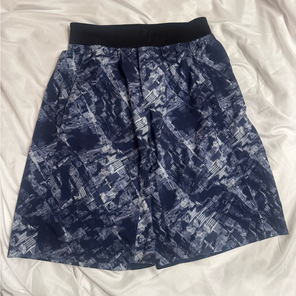 lululemon athletica Blue Patterned men shorts